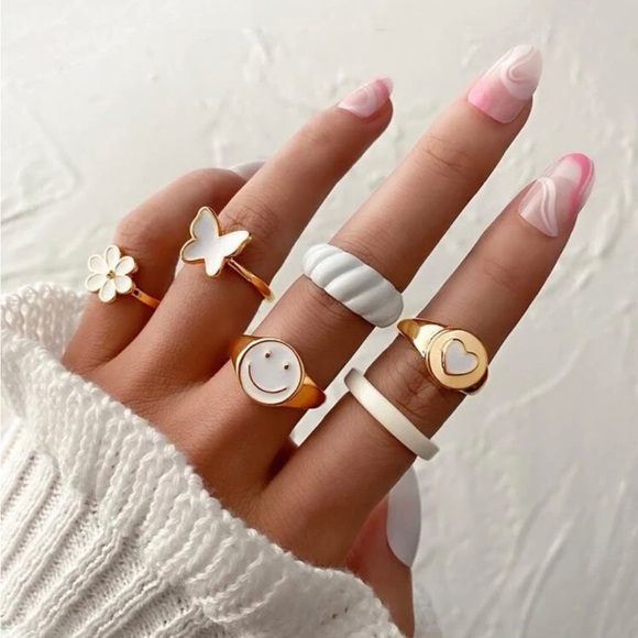 🟥Aesthetic Ring Set - Picture 1 of 3